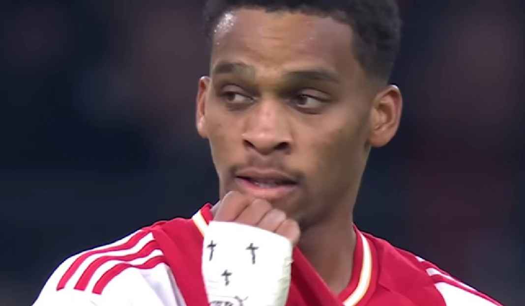Jurrien Timber Tampil untuk Ajax Amsterdam Arsenal Selangkah Lagi Dapatkan Jurrien Timber