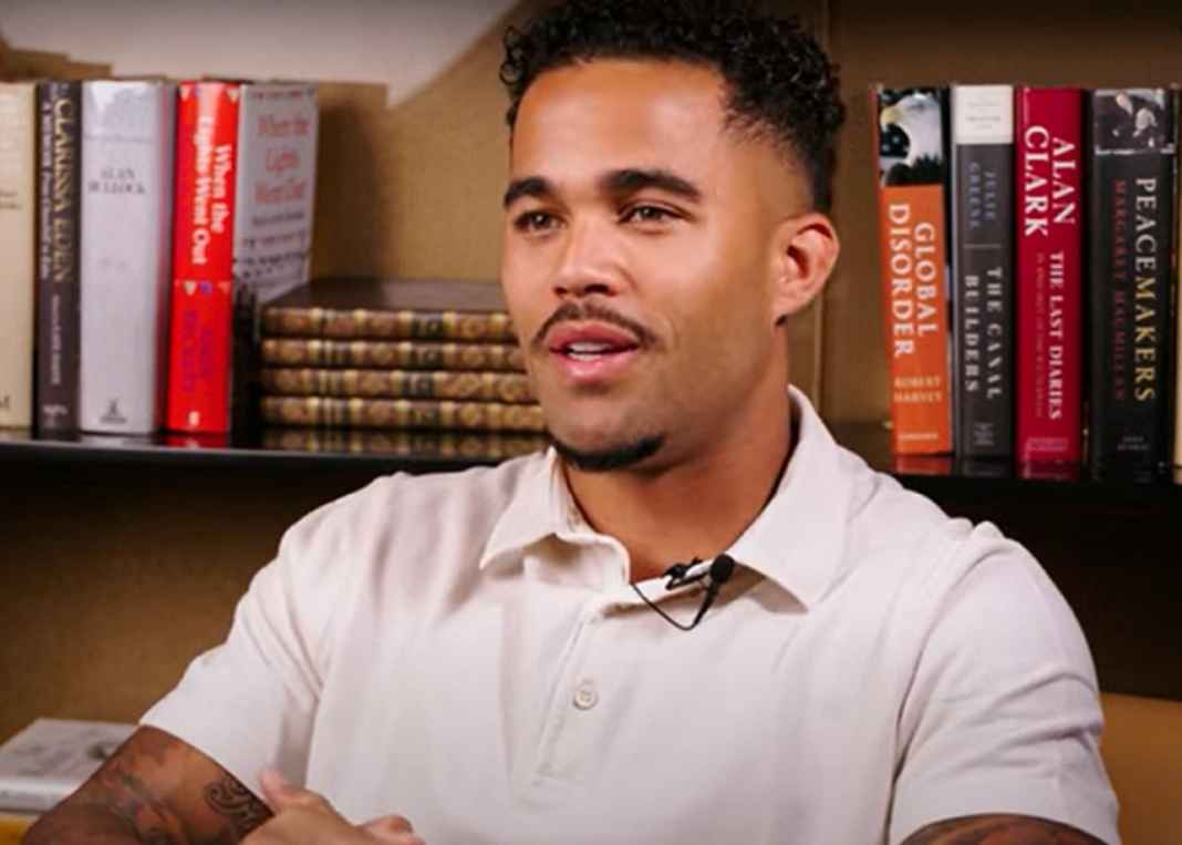 Justin Kluivert dalam wawancara pertama usai resmi menjadi pemain Bournemouth Justin Kluivert dalam wawancara pertama usai resmi menjadi pemain Bournemouth