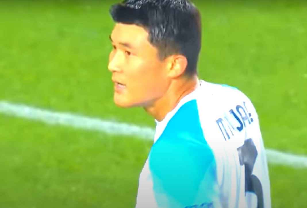 Kim Min-jae dalam sebuah laga bersama Napoli, musim depan gabung Bayern Munchen Kim Min-jae dalam sebuah laga bersama Napoli, musim depan gabung Bayern Munchen