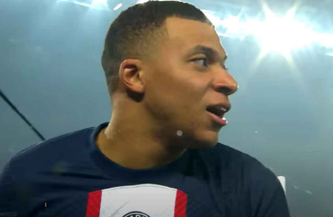 Kylian Mbappe Bertahan di PSG Musim Depan Kylian Mbappe Bertahan di PSG Musim Depan
