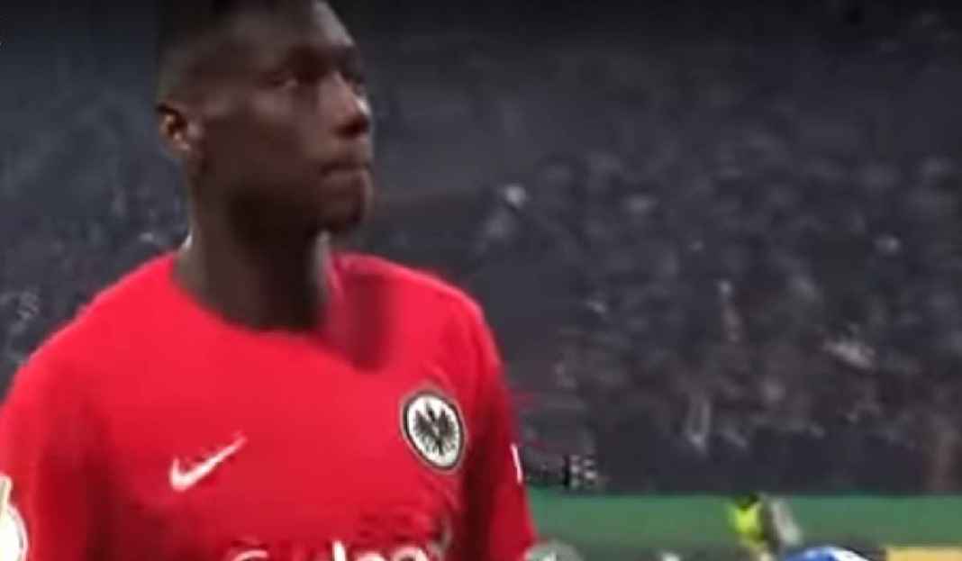 Randal Kolo Muani Usai Bikin Gol untuk Eintracht Frankfurt Bukan Harry Kane atau Victor Osimhen, Bos Bayern Munchen Berikan Bocoran Striker Barunya