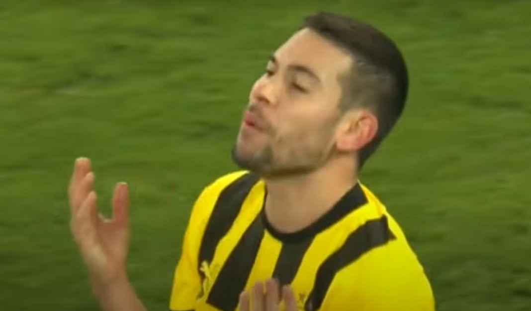 Raphael Guerreiro Pindah ke Bayern Munchen Secara Cuma-cuma Raphael Guerreiro Pindah ke Bayern Munchen Secara Cuma-cuma