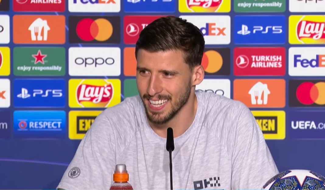 Ruben Dias di konferensi pers Manchester City Ruben Dias Nikmati Tekanan Pada Tim Manchester City Untuk Menangi Treble Winners