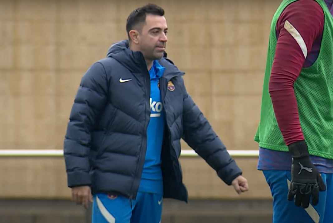 Xavi Hernandez dalam Sebuah Sesi Latihan Barcelona Xavi Hernandez dalam Sebuah Sesi Latihan Barcelona