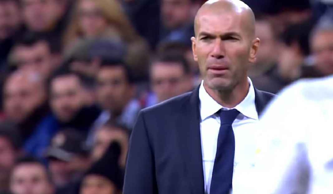 Zinedine Zidane Saat Masih Tangani Real Madrid Napoli Pertimbangkan Zinedine Zidane Jadi Pelatih