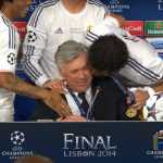 Carlo Ancelotti dikerumuni pemain Real Madrid usai juara di Liga Champions 2014