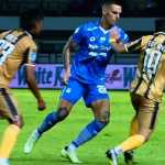 Hasil Persib Bandung vs Dewa United di Liga 1: Diwarnai Kartu Merah dan Nyaris Kalah, Gol Indah Ezra Walian Selamatkan Maung Bandung