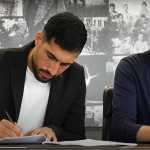 Emre Can saat teken kontrak baru di Borussia Dortmund