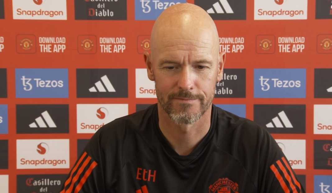 Erik ten Hag di konferensi pers Manchester United Erik ten Hag Sambut Laga Melawan Borussia Dortmund, Siap Turunkan Kekuatan Terbaik