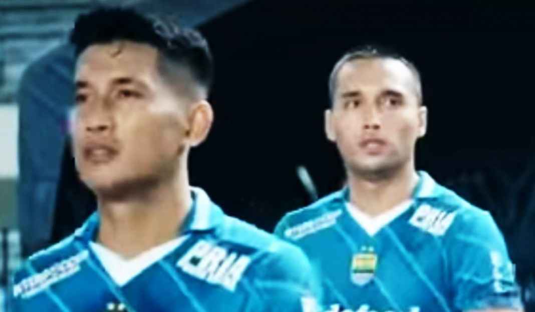 Ezra Walian Tampil di Laga Persib Bandung Lawan Dewa United Persib Bandung Targetkan Poin Penuh Hadapi Arema FC