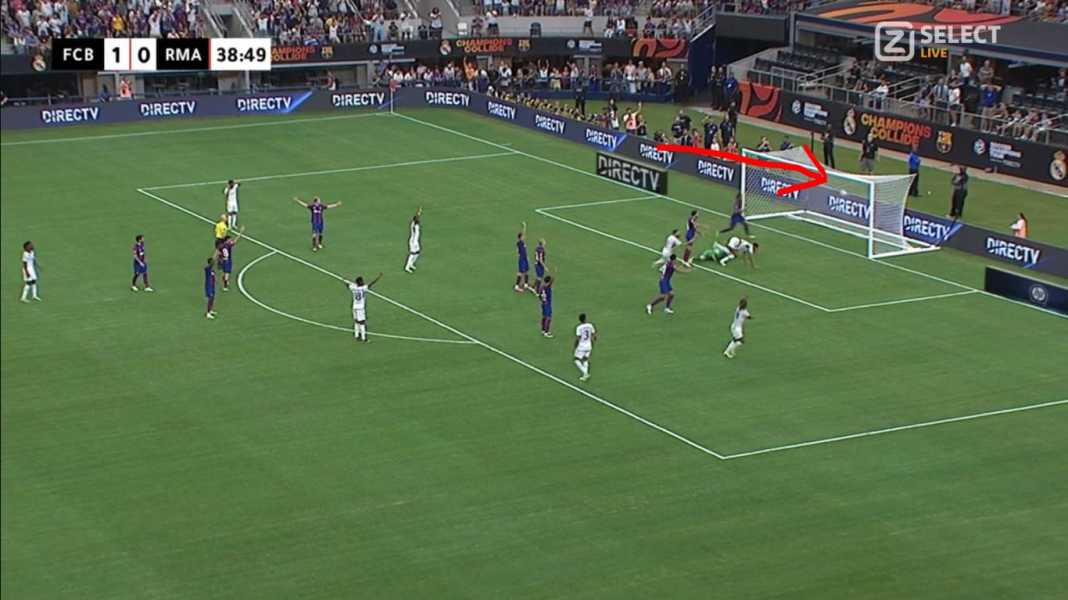Baru 15 Menit, 8 Pemain Real Madrid Tertipu Gerakan Freekick Barcelona dan Gol!