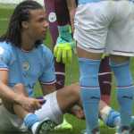 Hasil Bayern Munchen vs Manchester City - Nathan Ake Cedera