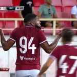 Jefferson Assis merayakan gol