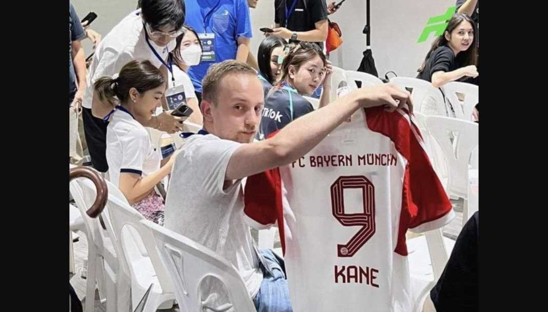 Jersey Harry Kane, Bayern Munchen Dikasih Lihat Jersey Baru Harry Kane, Pelatih Tottenham Hotspur Meledak