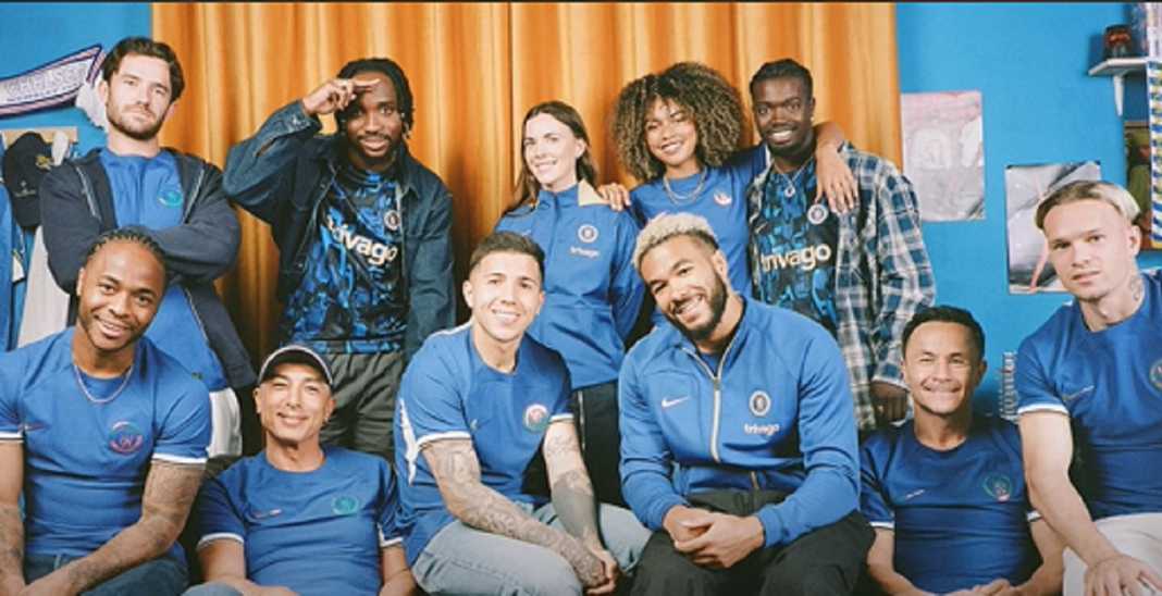 Jersey baru Chelsea musim 2023-24 - sumber foto YouTube - Footbee Jersey baru Chelsea musim 2023-24 - sumber foto YouTube - Footbee