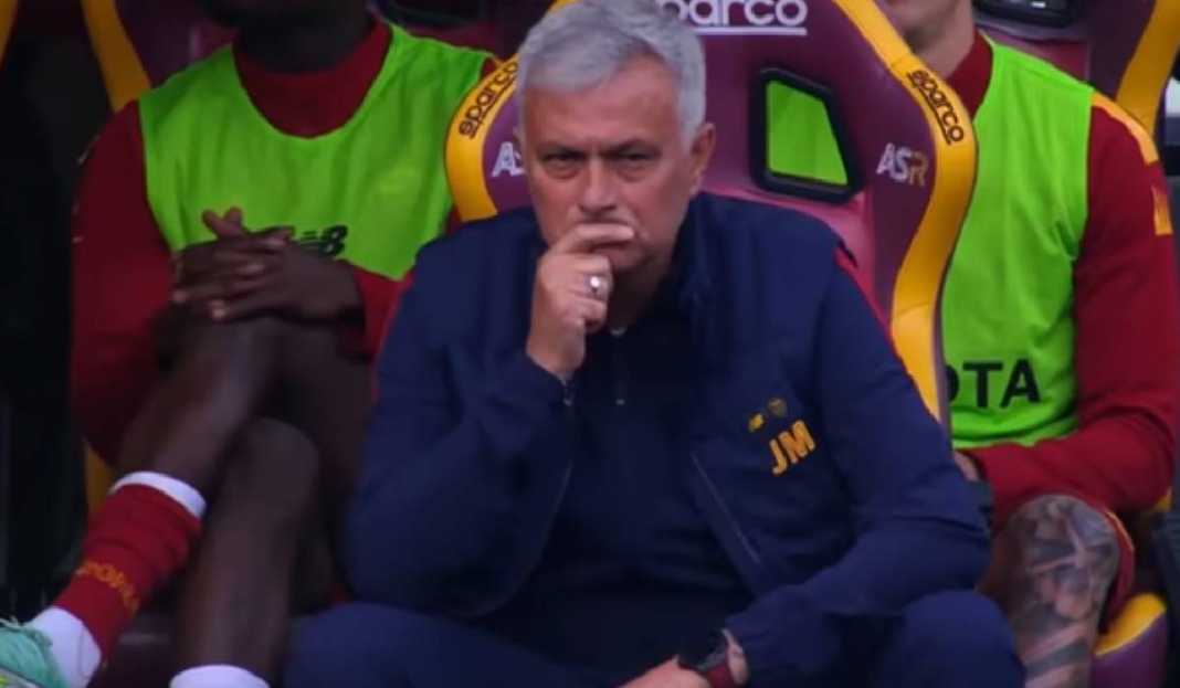 Jose Mourinho di Laga AS Roma Kontra Salernitana 2022-23 Tanggapan Jose Mourinho Usai Latihan Pramusim Pertama AS Roma