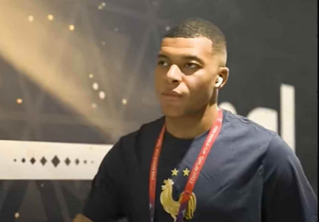 Kylian Mbappe saat akan membela Timnas Perancis Kylian Mbappe saat akan membela Timnas Perancis