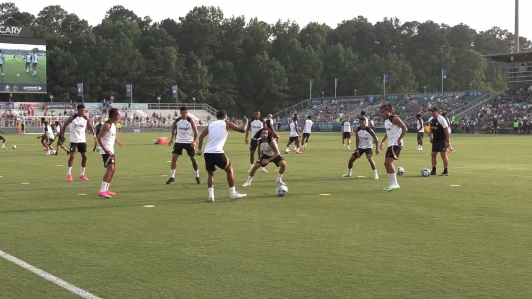 Latihan Chelsea pramusim Keterlaluan Bersih-bersihnya, Chelsea Kini Cuma Punya 6 Gelandang Kurang Berpengalaman