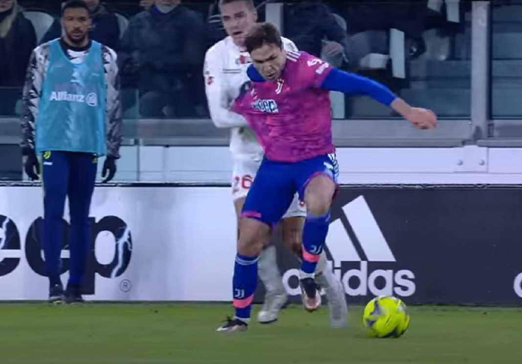 Ngototnya Federico Chiesa dalam sebuah laga Juventus Ngototnya Federico Chiesa dalam sebuah laga Juventus