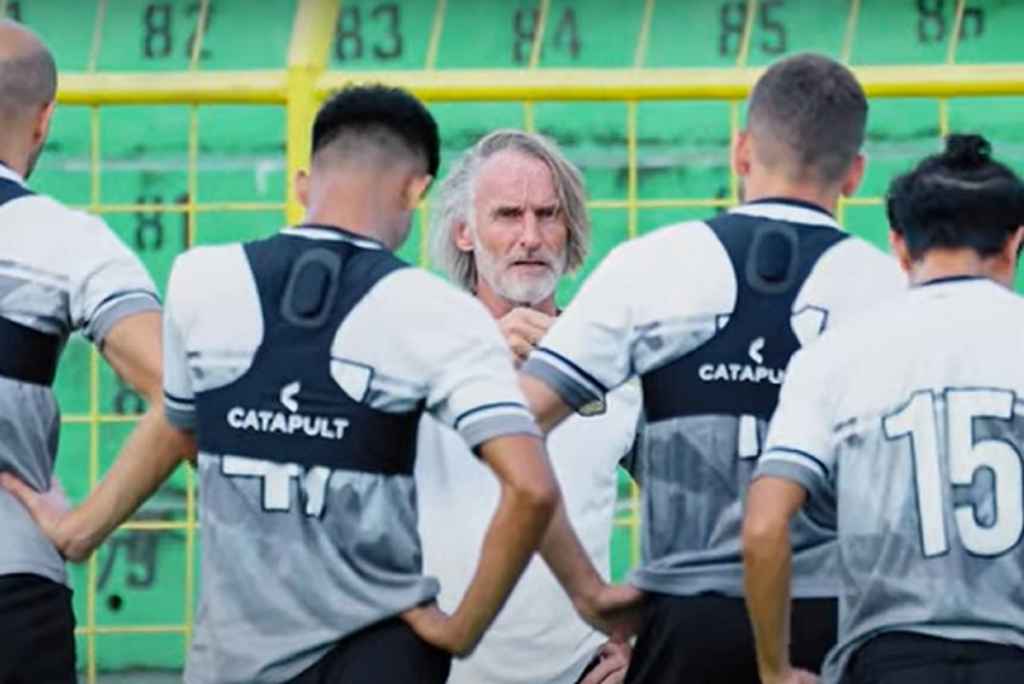 Pelatih dan skuad Dewa United dalam Latihan Jelang Tandang ke PSM