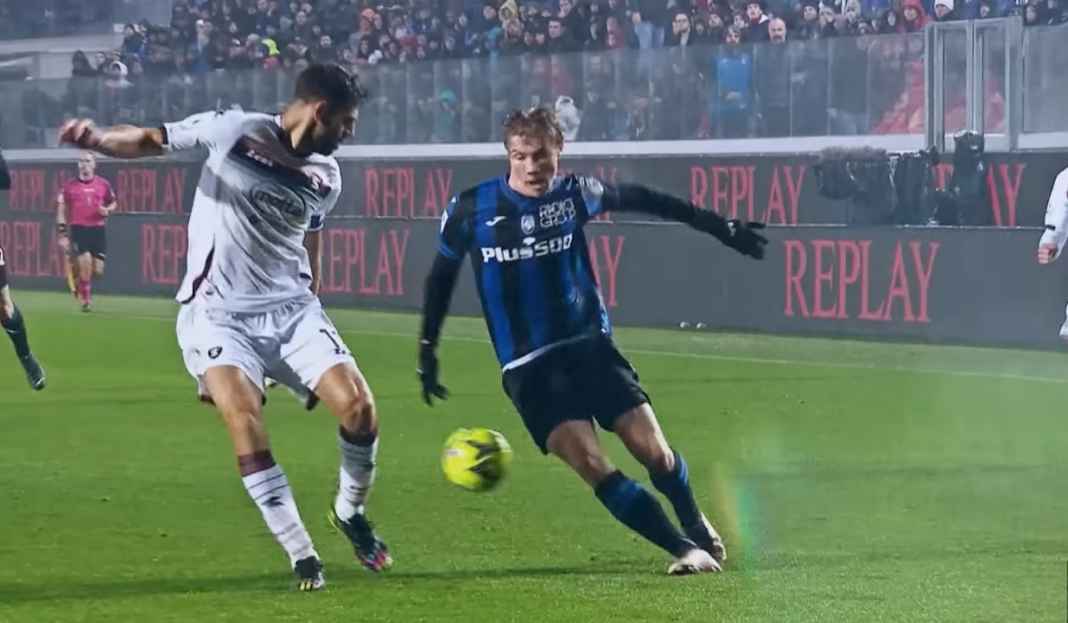 Rasmus Holjund diinginkan Manchester United Manchester United Siap Anggarkan 986 Milyar Untuk Rekrut Erling Haaland-nya Serie A