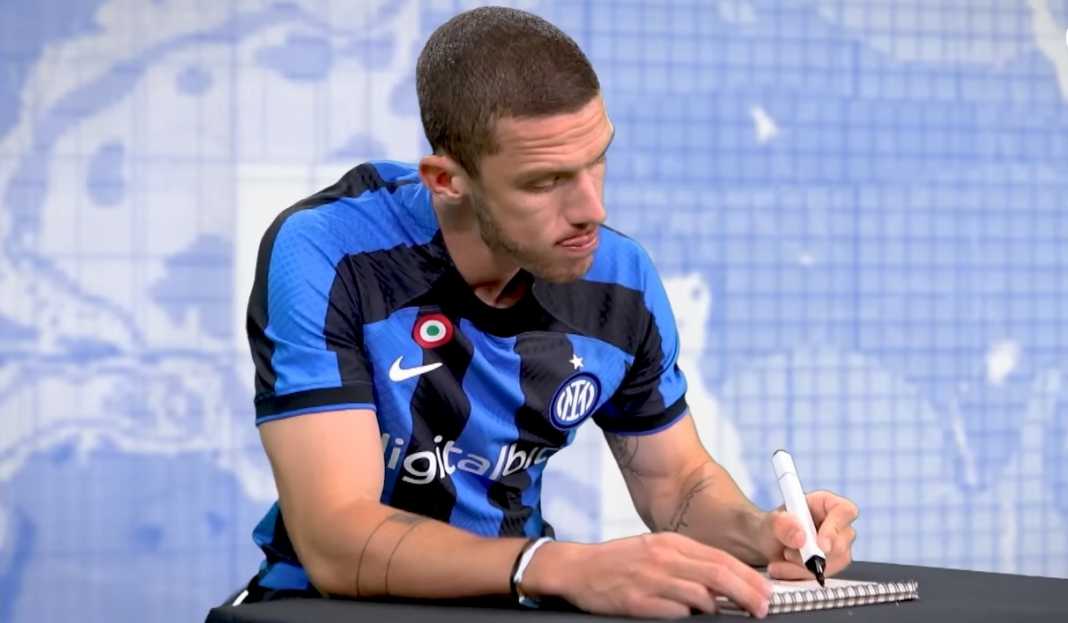 Robin Gosens akan dijual Inter Update Transfer Inter Milan 12/7 : Robin Gosens, Romelu Lukaku, Yann Bisseck, Emil Audero