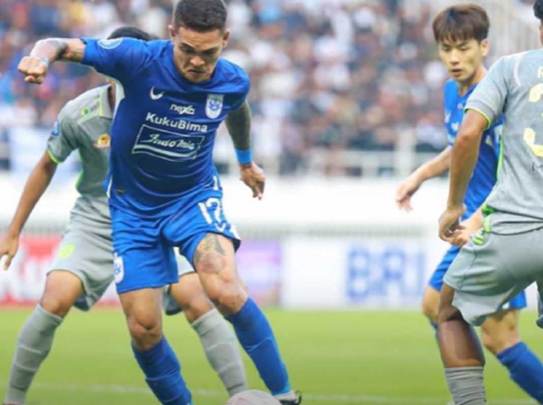 Skuad PSIS Semarang dalam sebuah laga Skuad PSIS Semarang dalam sebuah laga