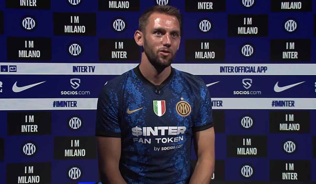 Stefan de Vrij perpanjang kontrak di Inter Update Transfer Inter 8/7 : Stefan de Vrij, Merih Demiral, Joaquin Correa, Anatoliy Turbin, Robin Gosens