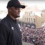Vincent Kompany Saat Perayaan Kemenangan Burnley di Divisi Championship
