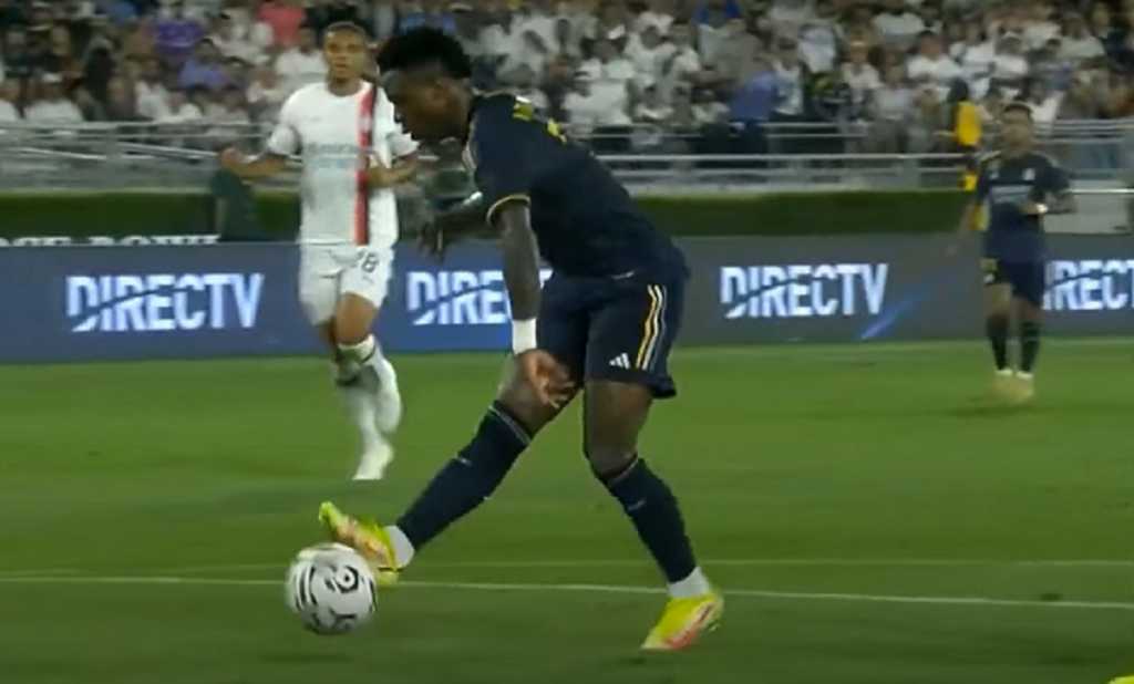 Vinicius Junior saat mencetak gol untuk Real Madrid di laga persahabatan vs AC Milan