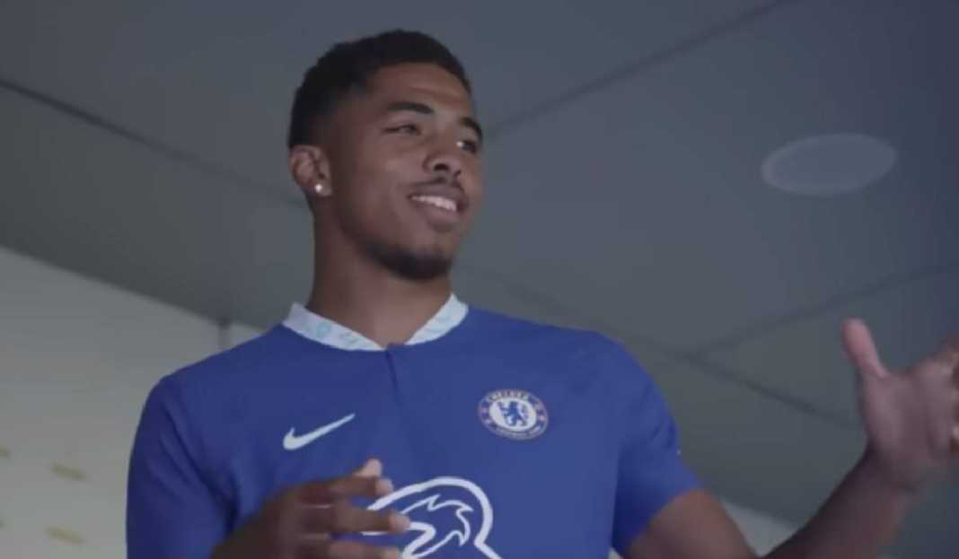 Wesley Fofana Saat Diperkenalkan Sebagai Rekrutan Chelsea Wesley Fofana Cedera Parah, Mauricio Pochettino Dorong Chelsea Beli Pemain Baru