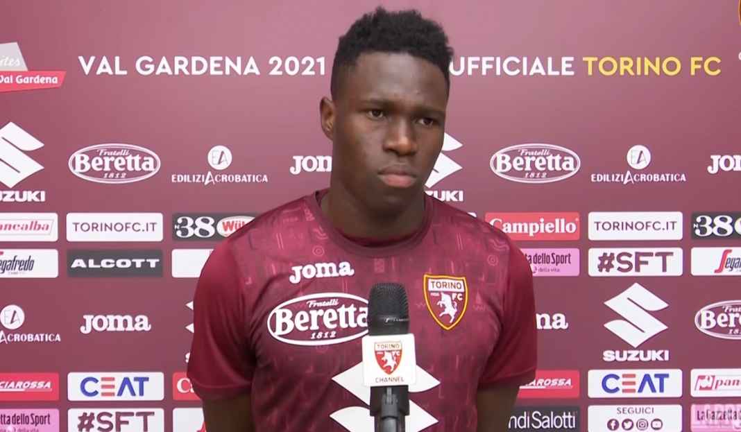 Wilfried Singo diperebutkan Inter dan AC Milan Update Transfer Inter Milan 2/7 : Wilfried Singo, Lorenzo Pirola, Raoul Bellanova, Andre Onana