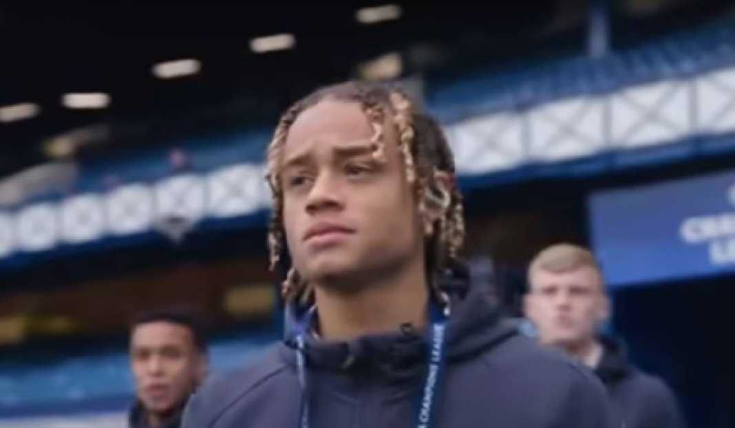 Xavi Simons Tiba di Stadion Sebelum Laga PSV Eindhoven Nggak Jadi ke Inggris, Xavi Simons Pulang ke PSG