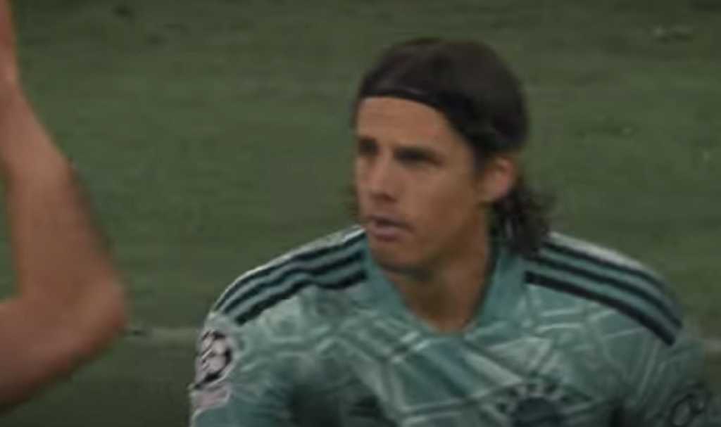 Yann Sommer dalam sebuah laga di Bayern Munchen