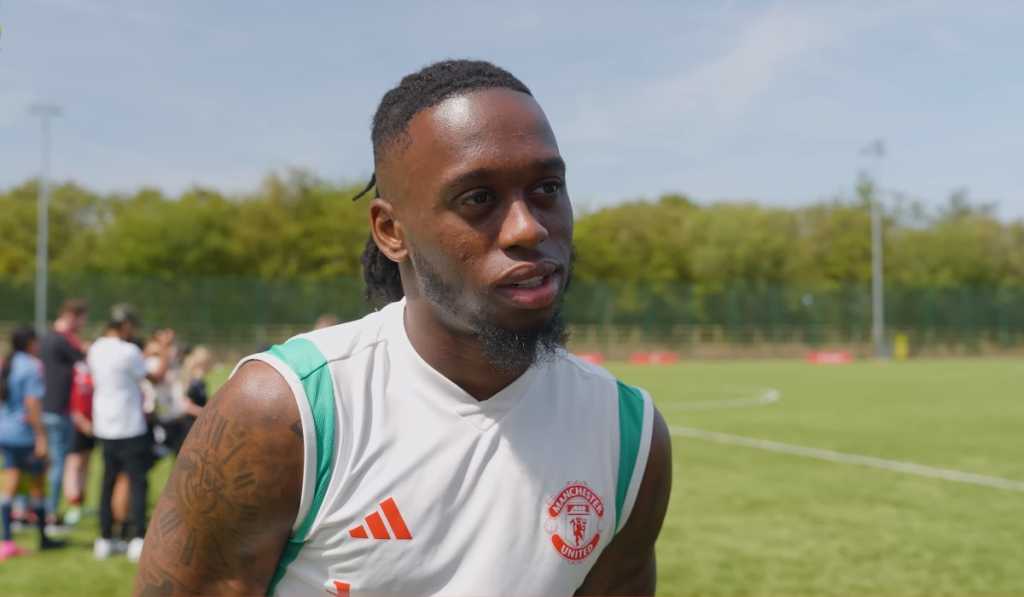 Wan-Bissaka Ungkap Pengalaman Dilatih Ten Hag dan Ambisi Manchester United di Liga Champions