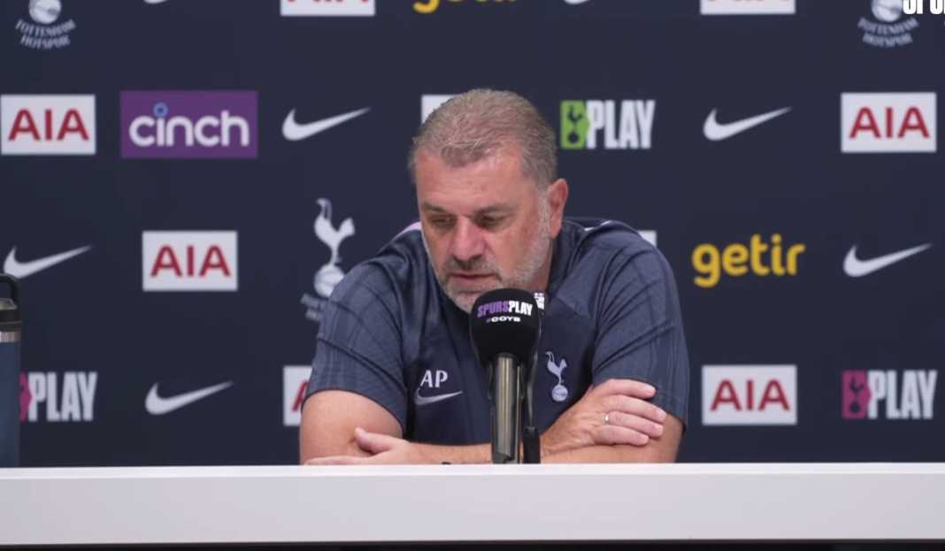 Ange Postecgoglou dalam konferensi pers Ange Postecoglou Ungkap Kondisi Cristian Romero dan Persiapan Spurs Hadapi Setan Merah