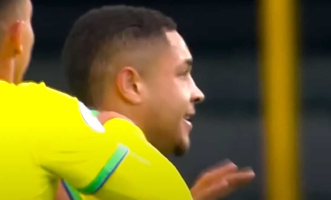 Barcelona Diminta Menunggu Hingga Januari 2024 untuk Datangkan Vitor Roque Barcelona Diminta Menunggu Hingga Januari 2024 untuk Datangkan Vitor Roque