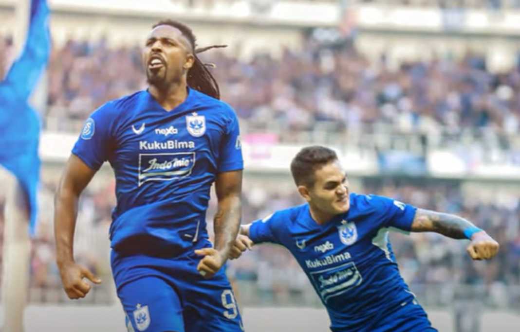 Carlos Fortes usai mencetak gol untuk PSIS Carlos Fortes usai mencetak gol untuk PSIS