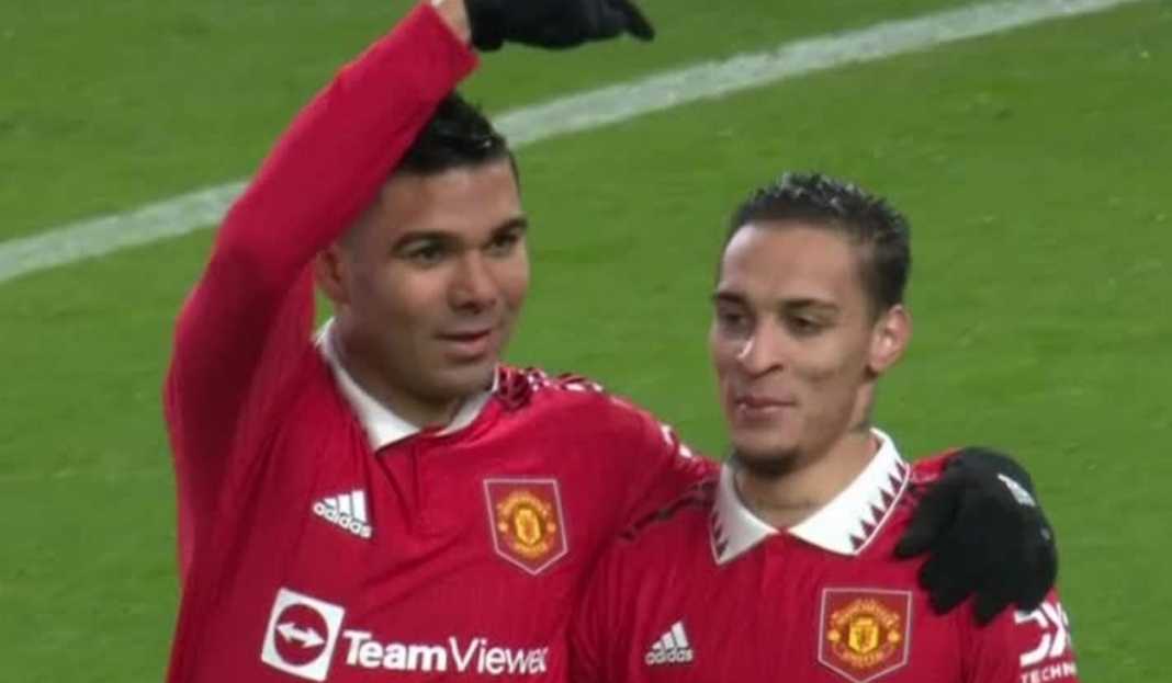 Casemiro saat bersama Antony Casemiro Ungkap Siapa Tiga Pemain Terhebat di Generasi Ini, Satu Berasal dari Brasil