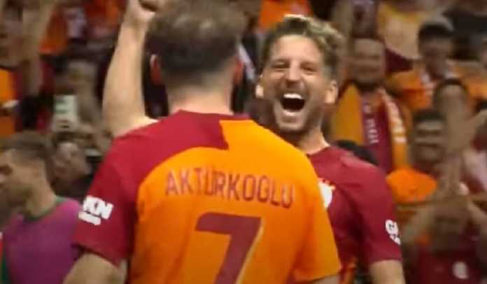 AS Roma Segera Datangkan Striker Tua Galatasaray
