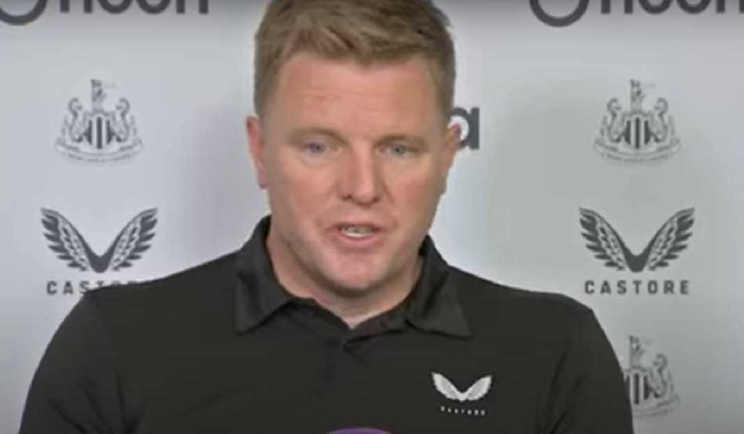 Eddie Howe Sedang Konferensi Pers Eddie Howe Isyaratkan Newcastle United Masih Rekrut Wajah Baru Lagi