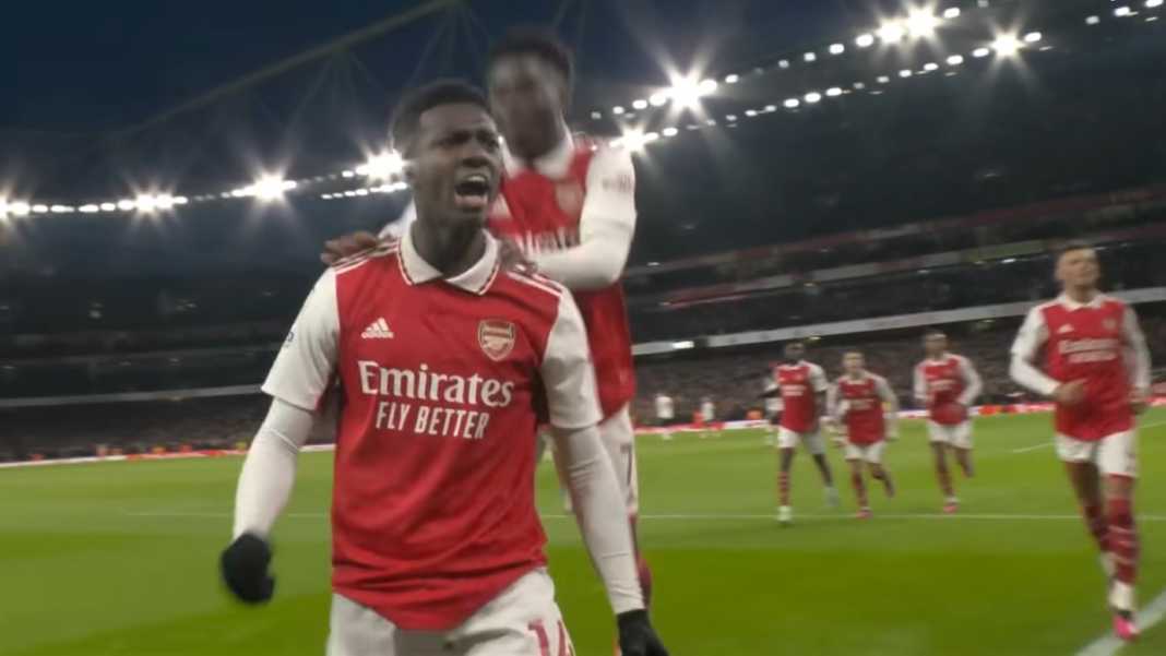 Eddie Nketiah merayakan golnya Sudah Dua Musim Beruntun, Arsenal Menangi Laga Pembuka Musim, Kali Pertama di Kandang