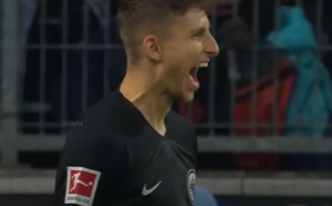Jesper Lindstrom usai mencetak gol untuk Eintracht Frankfurt Jesper Lindstrom usai mencetak gol untuk Eintracht Frankfurt