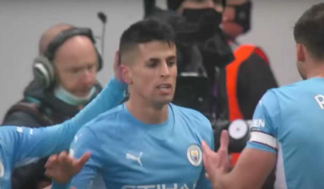 Joao Cancelo Saat Bermain di Laga Manchester City Gabung Barcelona, Xavi Hernandez Ngotot Joao Cancelo Harus Langsung Ikut Latihan