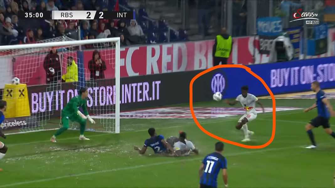 Karim Konate cetak gol keduaya ke gawang Yann Sommer Salzburg Kalah, Tapi Kita Sedang Menyaksikan Raja Gol Baru Penerus Erling Haaland