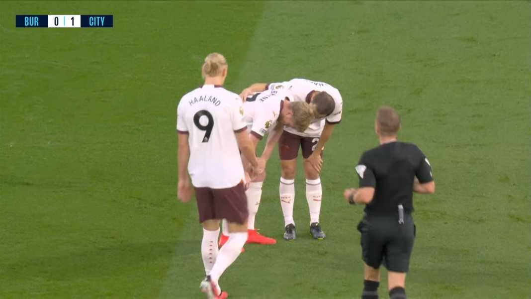 Kevin De Bruyne cedera kontra Burnley Arsenal Tersenyum, Kevin De Bruyne Absen Sampai Desember 2023!