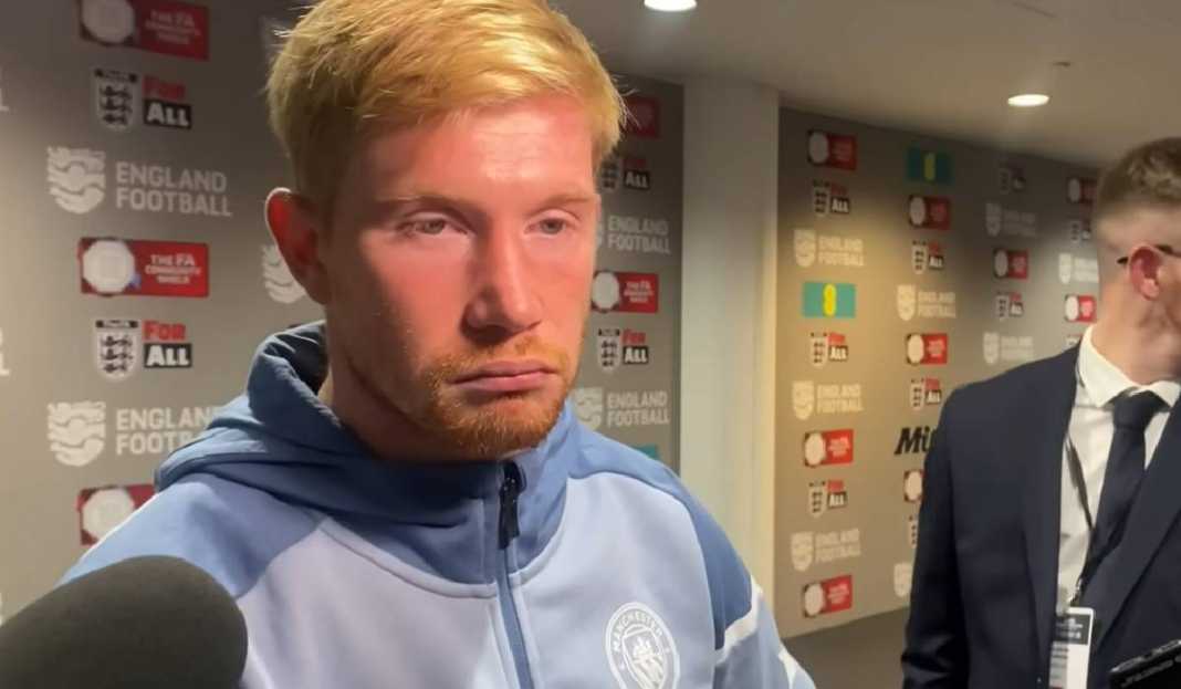 Kevin de Bruyne Sedang Wawancara Usai Laga Arsenal vs Manchester City di Comminity Shield Penilaian Kevin de Bruyne untuk Trio Anyar Arsenal