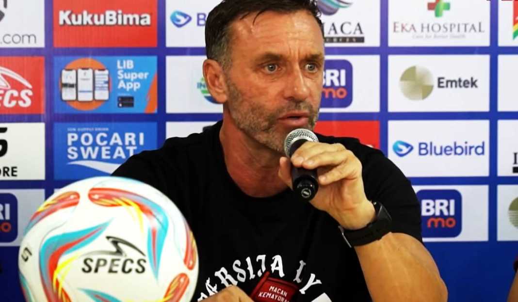 Konferensi Pers Thomas Doll Jelang Persija vs Arema FC Persija Jakarta Lawan Arema FC, Thomas Doll Tetap Waspadai Singo Edan