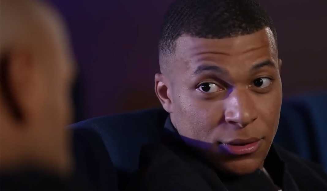 Kylian Mbappe terbuka pada kontrak baru di Paris Saint-Germain Tiga Alasan Kenapa Kylian Mbappe Mantap Bertahan di PSG, Salah Satunya Soal Neymar