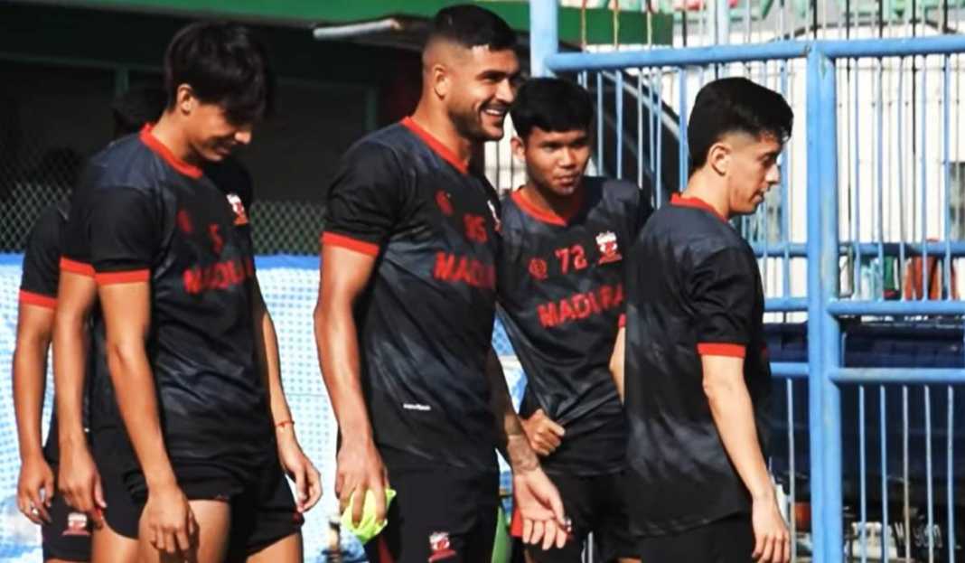 Latihan Pemain Madura United Jelang Hadapi Bhayangkara FC Prediksi Madura United vs Bhayangkara FC di Liga 1